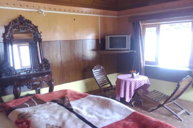 Oyo 43476 Vatika Resort Shimla Oda fotoğraf